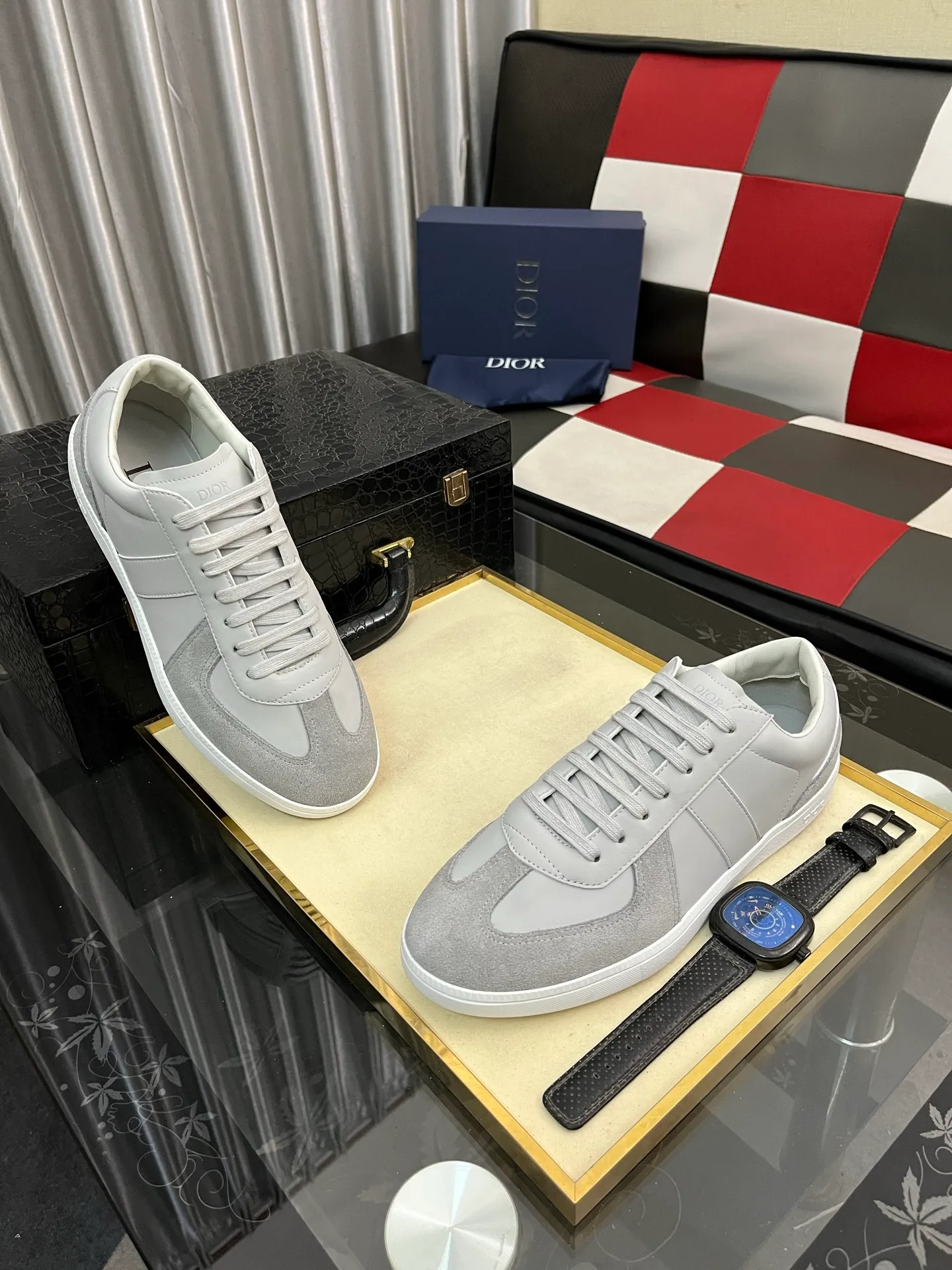 Men's shoes 💰380⌚️⌚️ 【Dior*DIAO】original quality.~ Unique modern style sneakers. 🏃A must-have casual shoe for trendy men😍😍 Original brand imported from Italy, imported original leather, sheep lining (refuses to discolor and grind feet) Sole: Original sole provided by the original factory, French lazy style design ⚠️Fit to the feet, original quality, super comfortable original sole. Code number: 38-448️⃣Colors available